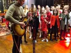 Tomáš Bezdeda - Krásne a Veselé