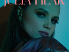 Julia Pilar - Povedz mi