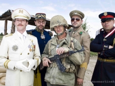 Support Lesbiens - Bombs and lies