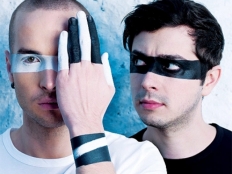 Dj Alex R. - Never Be Alone (Dj Amor 2011)