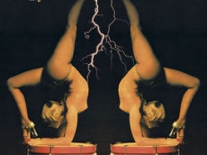 Arctic Monkeys - Crying Lightning