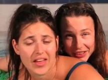 Yellow Sisters (Bára a Léňa) feat. Petra Černocká - Vylitá