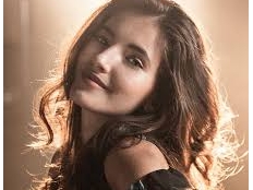 Sara Sandeva feat. Patricie Fuxová - Hvězda důvěrná